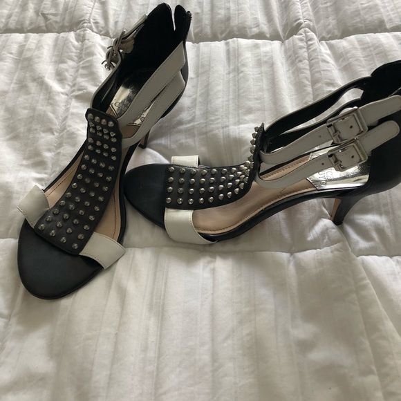 Strapped heals - Picture 3 of 3